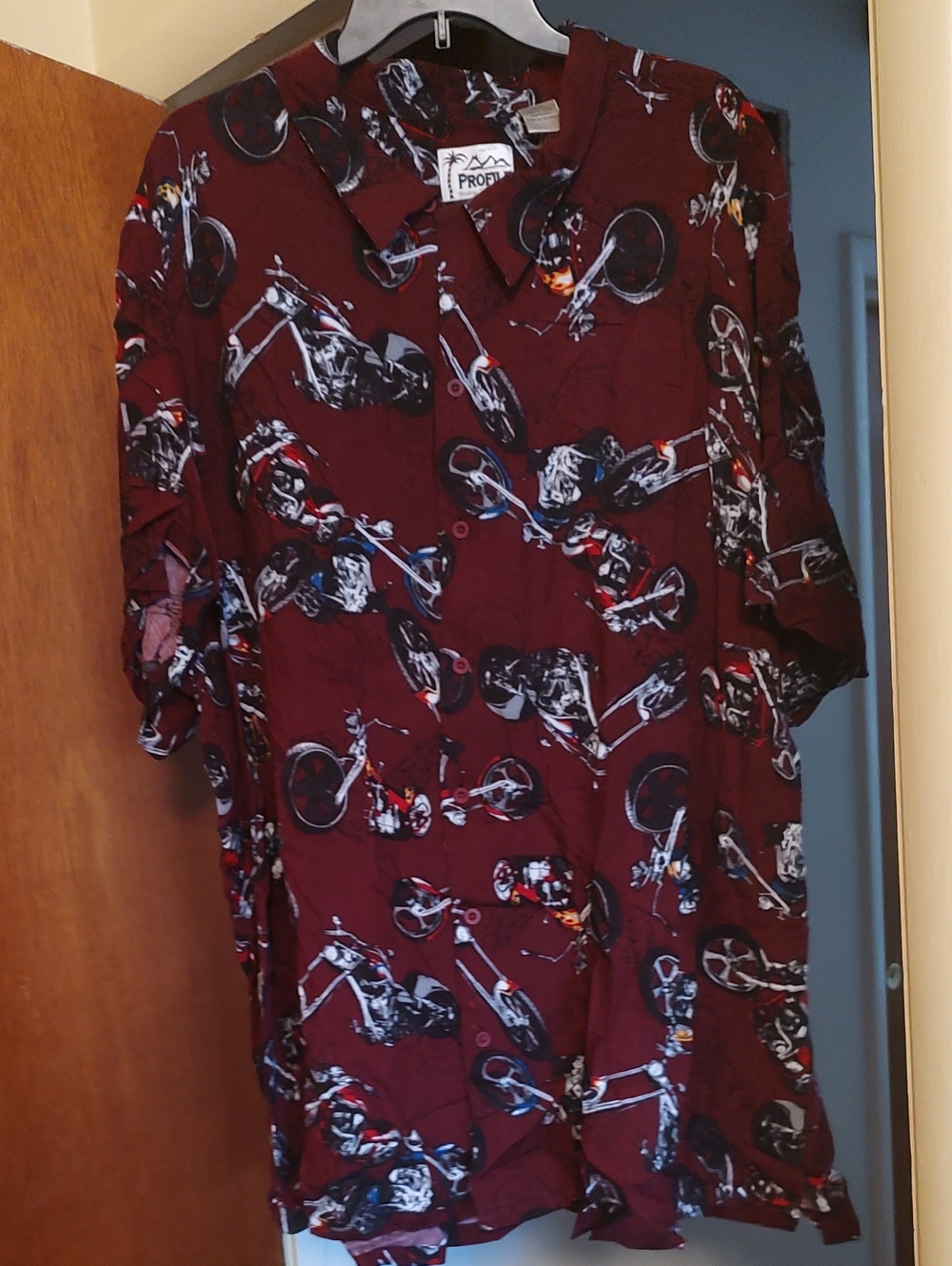 Men’s Burgundy Motorcycle Print Short-Sleeve Button-Down Shirt